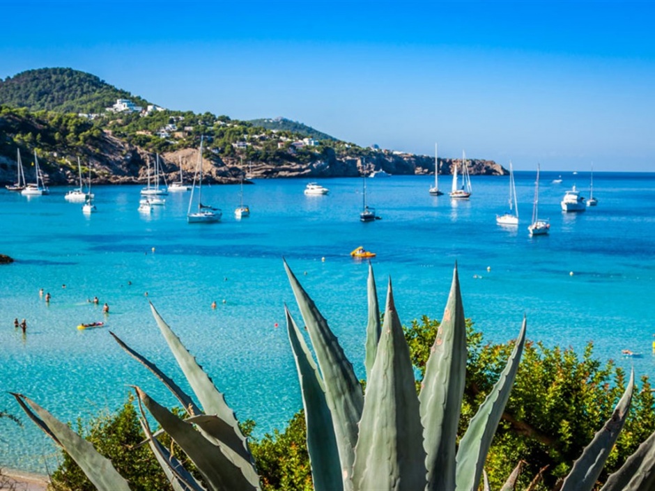 点击大图看下一张：浪漫西班牙蓝色海岛风景壁纸图片