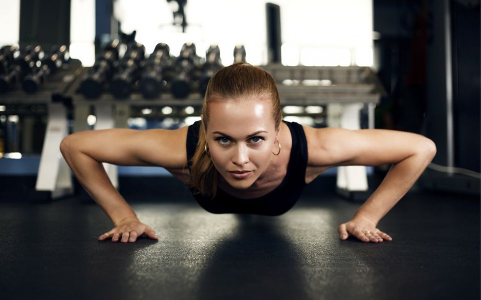 点击大图看下一张:欧美超模健身塑形经典电脑壁纸