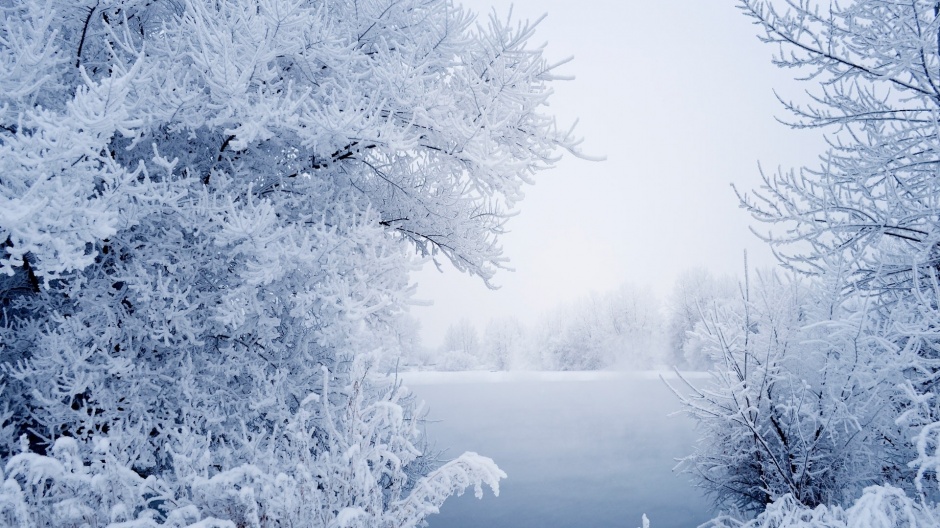 点击大图看下一张：精选简约唯美雪景桌面壁纸