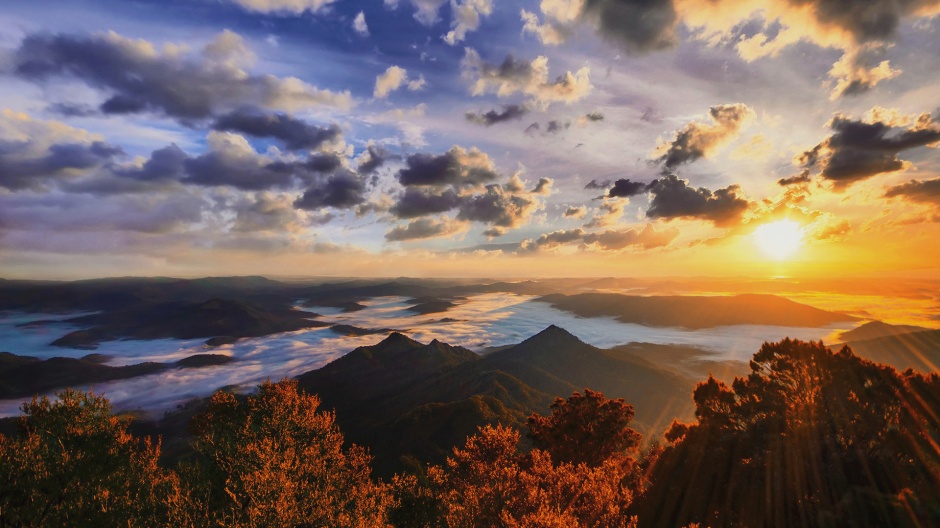 点击大图看下一张：秀丽如画山水风景桌面壁纸图片