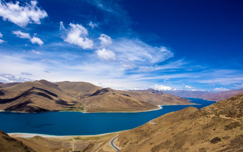 点击大图看下一张：壁纸桌面西藏圣湖羊卓雍措精美风景