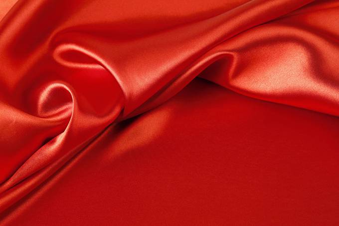 点击大图看下一张：红色高档丝绸背景素材高清图