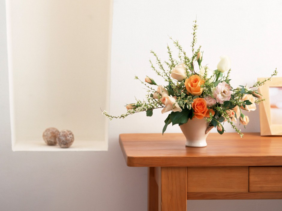 点击大图看下一张：室内花朵唯美桌面壁纸