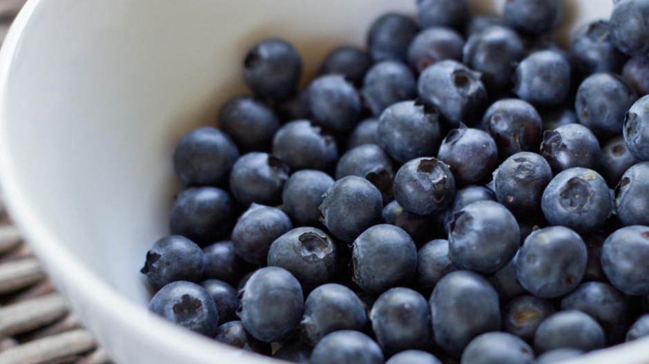 点击大图看下一张：水果蓝莓精美摄影壁纸桌面