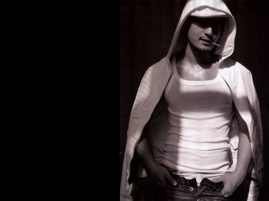 点击大图看下一张:炫酷的个性型男ppt背景图