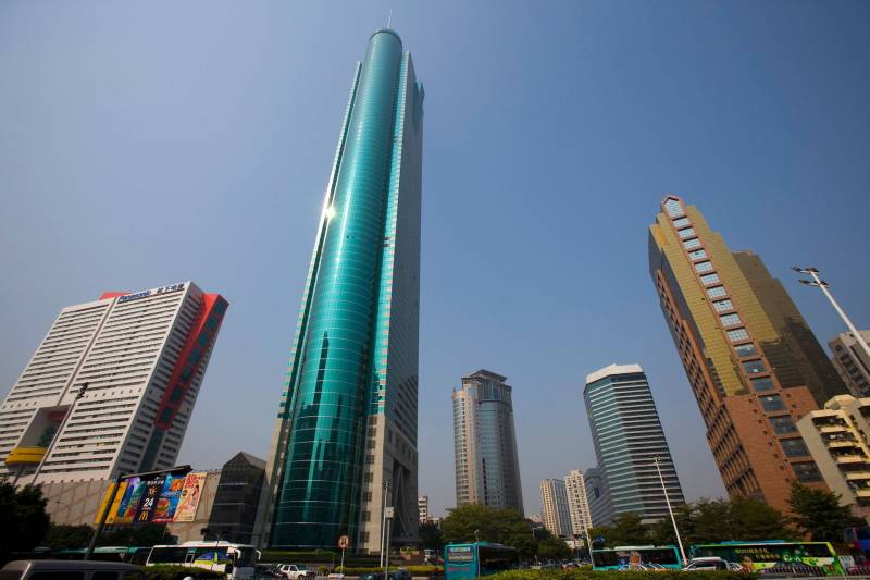 点击大图看下一张：现代化都市深圳城市建筑风光美丽壁纸