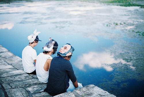 点击大图看下一张：背影男生伤感意境图片