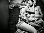 非主流甜蜜欧美情侣拥抱入睡图片