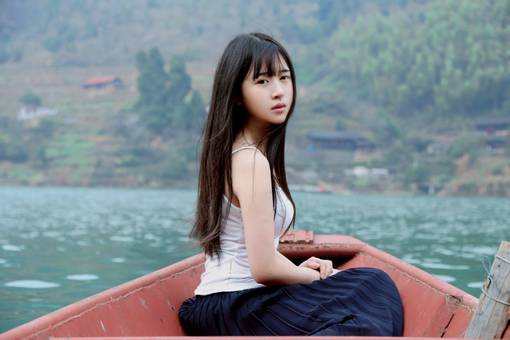 点击大图看下一张：寻找远方的梦想唯美意境少女图集