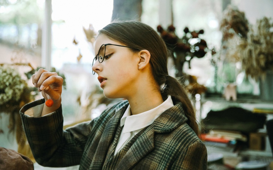 点击大图看下一张：欧美时尚女生复古潮流写真图片