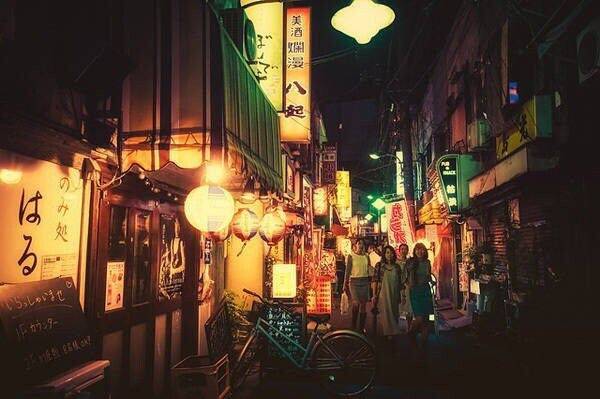 点击大图看下一张：日本复古浪漫街头美景图片