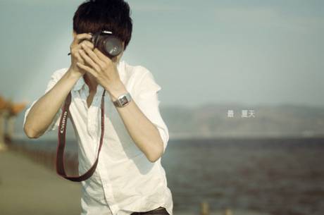 点击大图看下一张：唯美有爱阳光男生图片高清