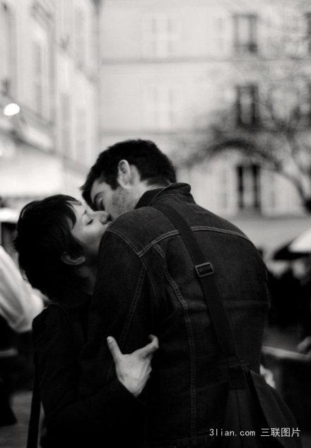 点击大图看下一张：浪漫唯美欧美经典爱情黑白照片