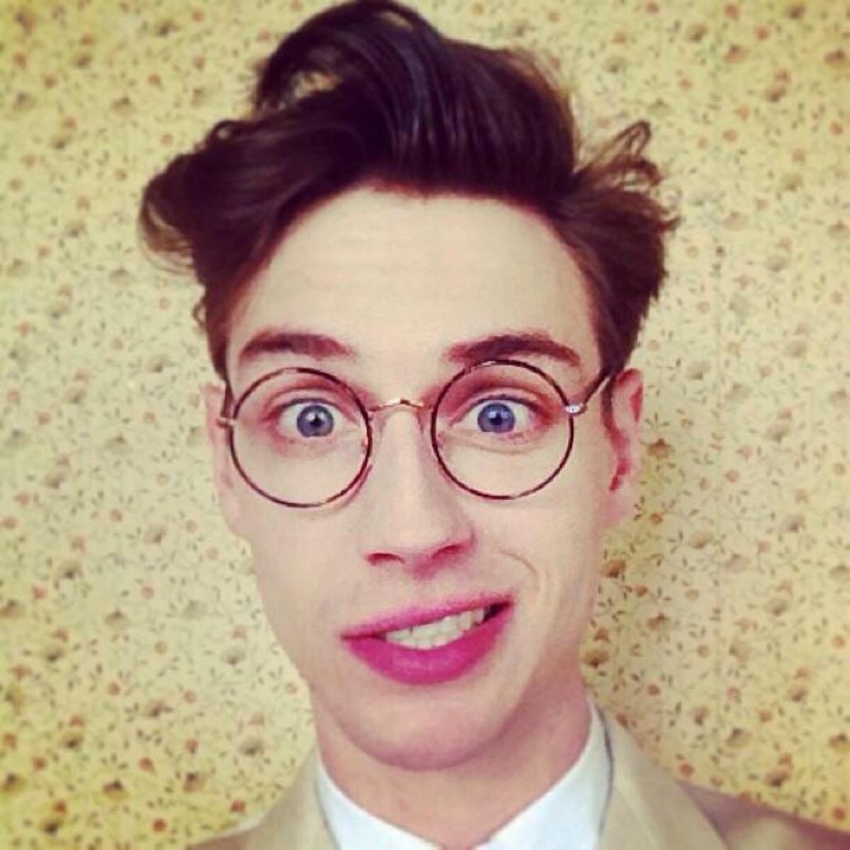 点击大图看下一张:时尚欧美范儿男女壁纸赏析