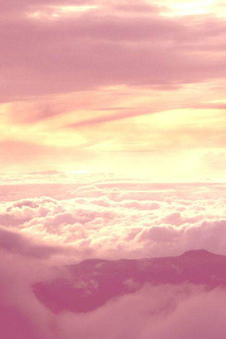 点击大图看下一张：梦幻七彩云朵浪漫唯美天空风景