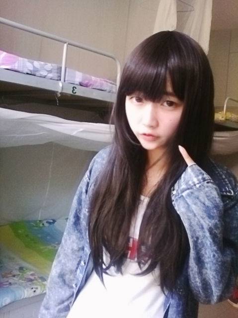 点击大图看下一张:伤感图片平刘海女生唯美个性