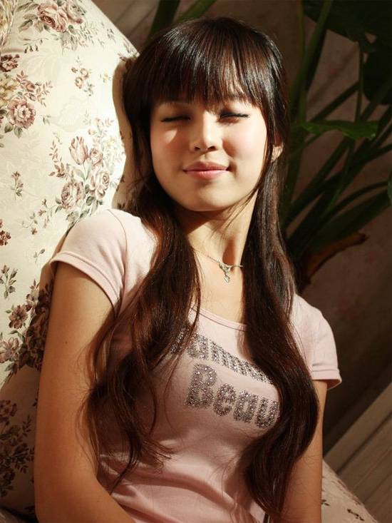 点击大图看下一张：qq唯美意境搞怪甜美女生温健婷图片