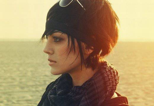 点击大图看下一张：好看唯美伤感女生图片大全