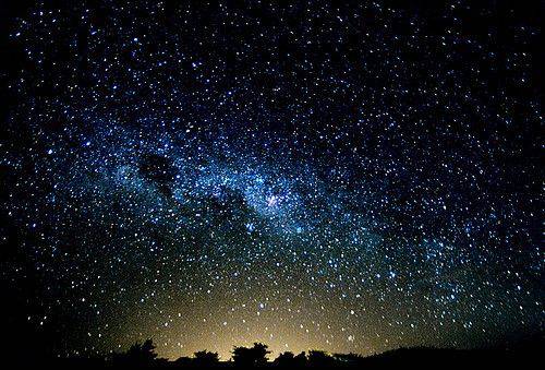 点击大图看下一张：梦幻星空璀璨银河唯美风景