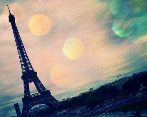 点击大图看下一张：巴黎铁塔浪漫唯美风景
