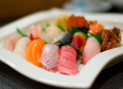 点击大图看下一张：美味的日本寿司图片