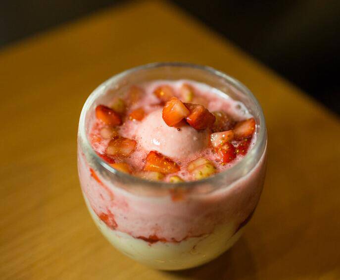 点击大图看下一张：简单又美味的草莓甜点图片
