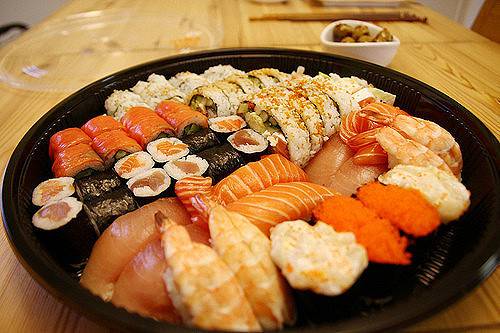 点击大图看下一张：日本海鲜寿司图片鲜美可口