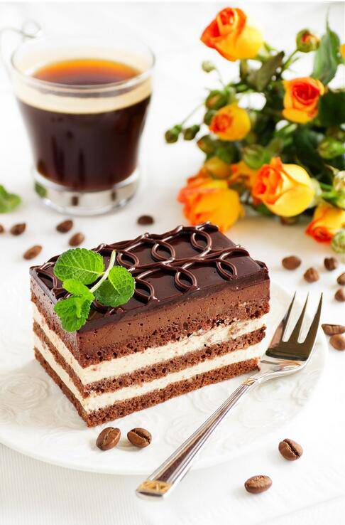点击大图看下一张：超好吃的黑巧克力蛋糕图片