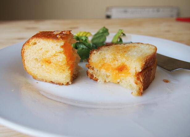 点击大图看下一张：法式烤乳酪面包片图片