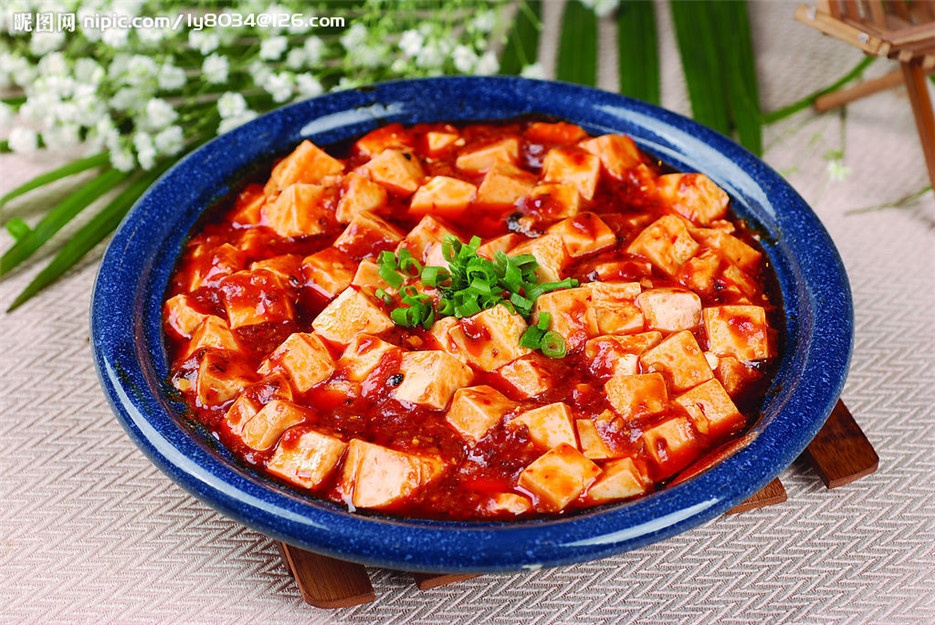 点击大图看下一张：香辣可口的川菜麻婆豆腐图片