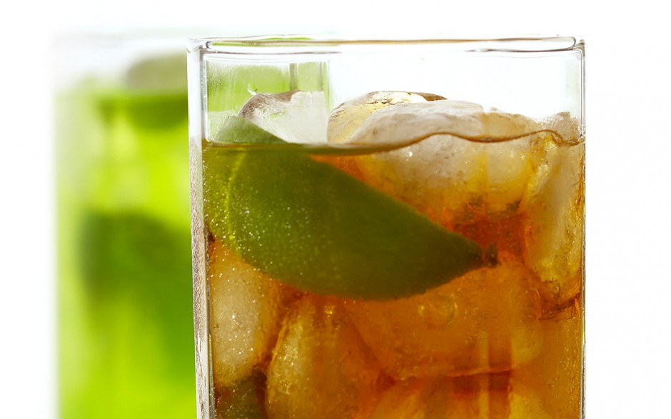 点击大图看下一张：水果鸡尾酒图片色彩缤纷