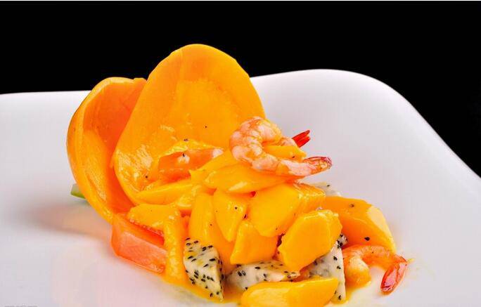 点击大图看下一张：好吃的鲜虾芒果沙拉图片
