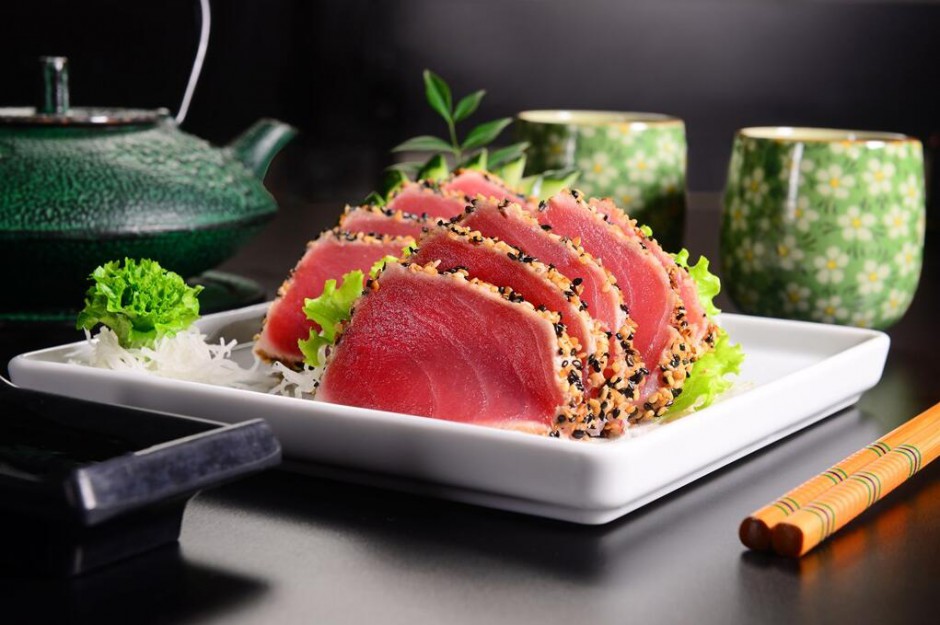点击大图看下一张：口感新鲜的日本寿司料理