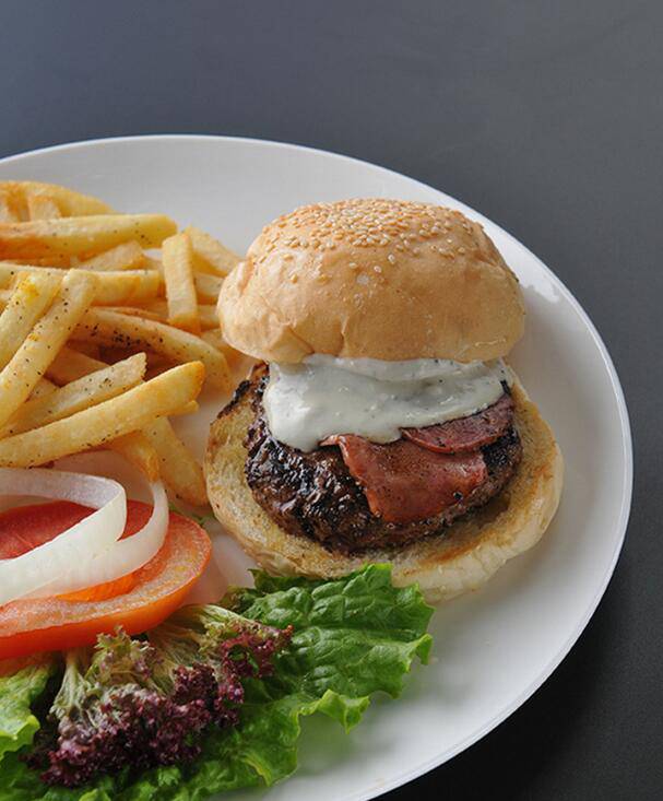 点击大图看下一张：美味好吃的牛肉汉堡图片