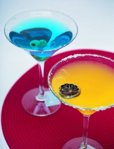 点击大图看下一张：口感浓郁的经典鸡尾酒图片