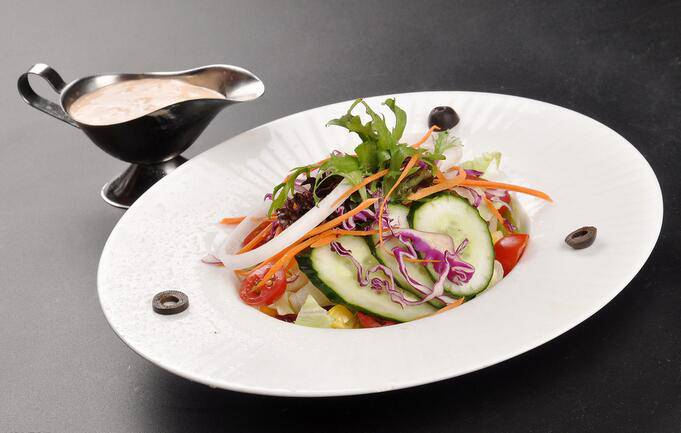 点击大图看下一张：自制五彩蔬菜沙拉图片