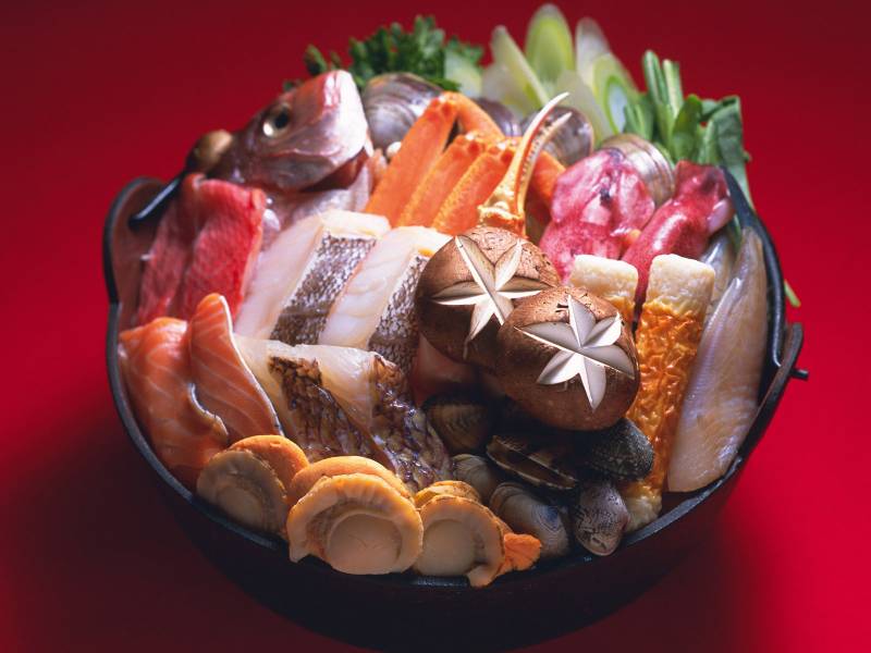 点击大图看下一张：鲜虾鱿鱼海鲜味营养美食
