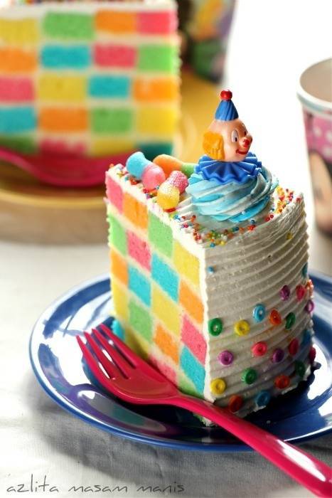 点击大图看下一张：双层彩虹蛋糕图片色彩鲜艳