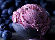 冰点美食蓝莓冰淇淋图片