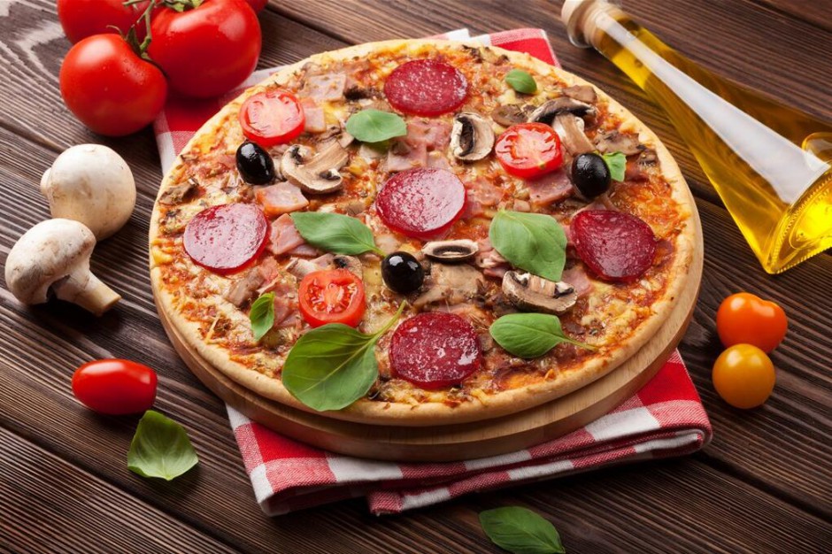 点击大图看下一张：美味的披萨高清图片