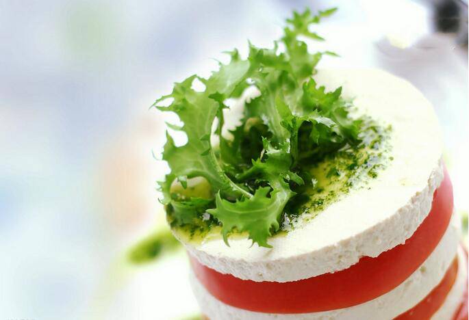 点击大图看下一张：开胃小吃番茄芝士图片