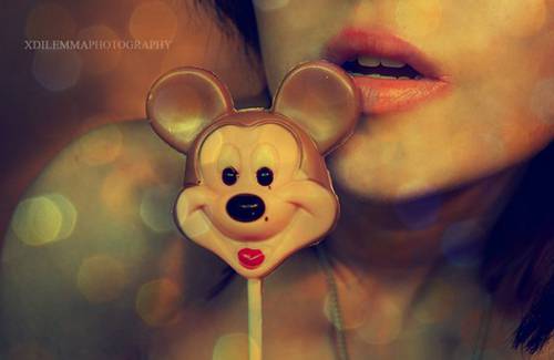 点击大图看下一张:造型百变的巧克力图片