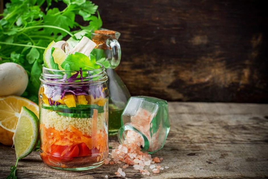 点击大图看下一张：美味创意的罐头蔬菜沙拉拼盘
