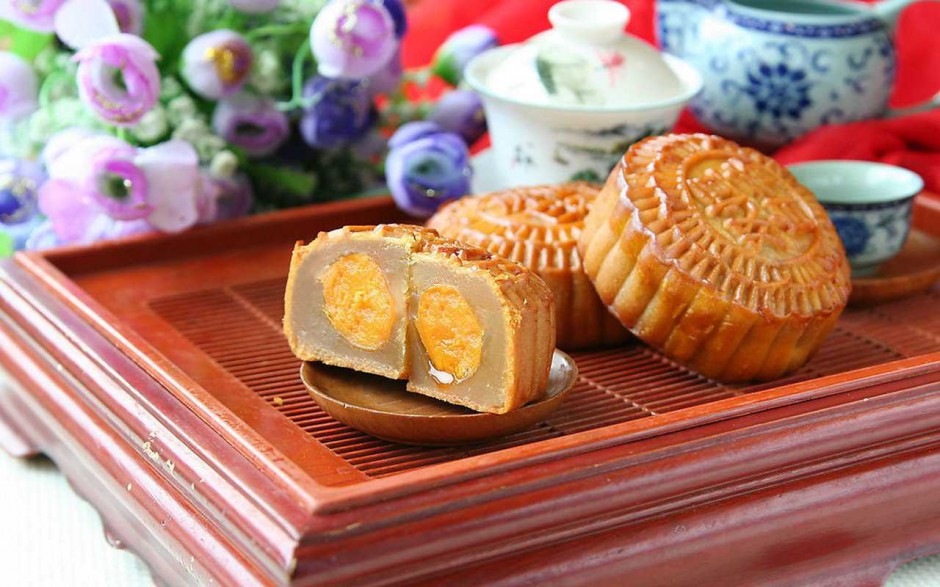 点击大图看下一张：传统中式甜点图片美味的月饼