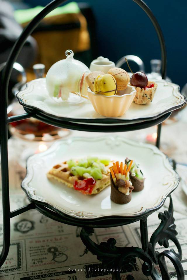 点击大图看下一张：下午茶五彩甜点 让你温暖一下午