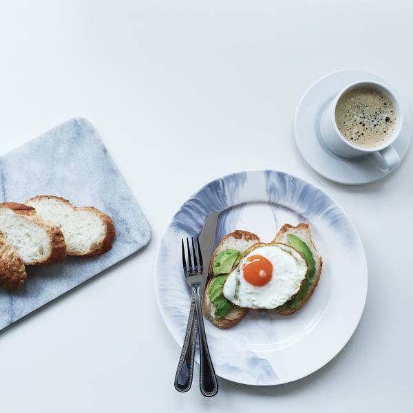 点击大图看下一张：营养早餐面包煎蛋加咖啡