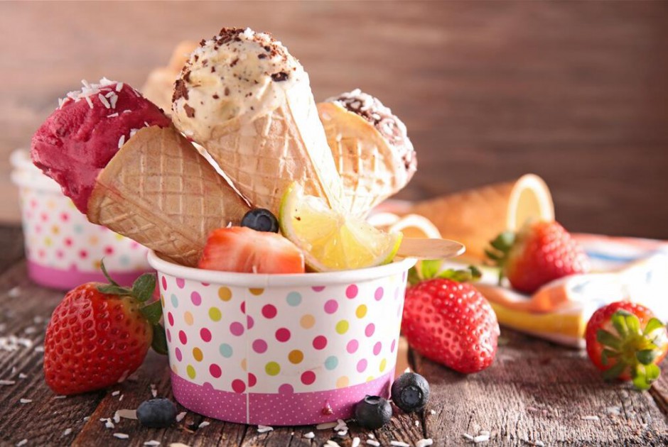点击大图看下一张：美味可口的水果冰淇淋图片