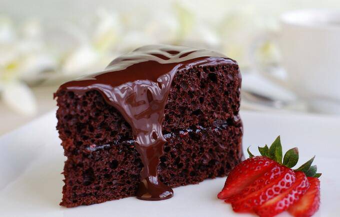 点击大图看下一张：巧克力布朗尼蛋糕摄影图片