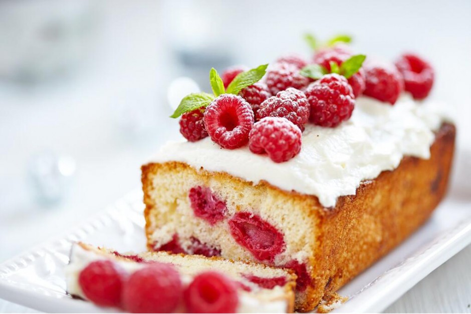 点击大图看下一张：诱人香甜的双层水果蛋糕图片