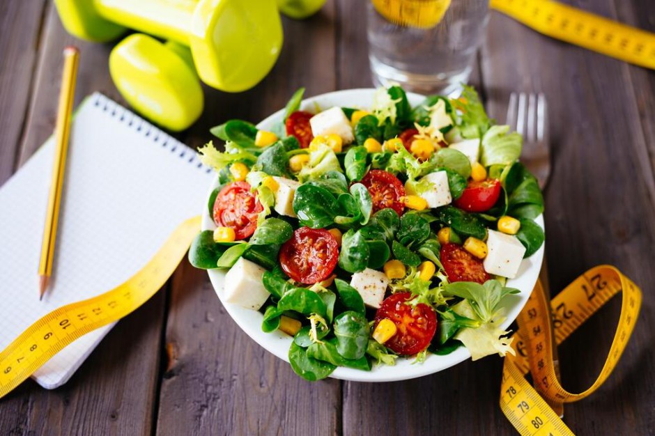 点击大图看下一张：新鲜蔬菜沙拉健康营养